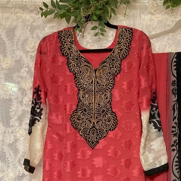 Pink, Black, & Cream Salwar Kameez Straight Suit - Picture 2 of 11